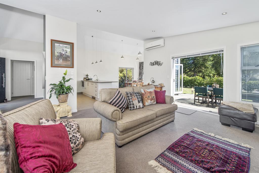 Lupin Lodge Bed & Breakfast Taupo Exterior foto