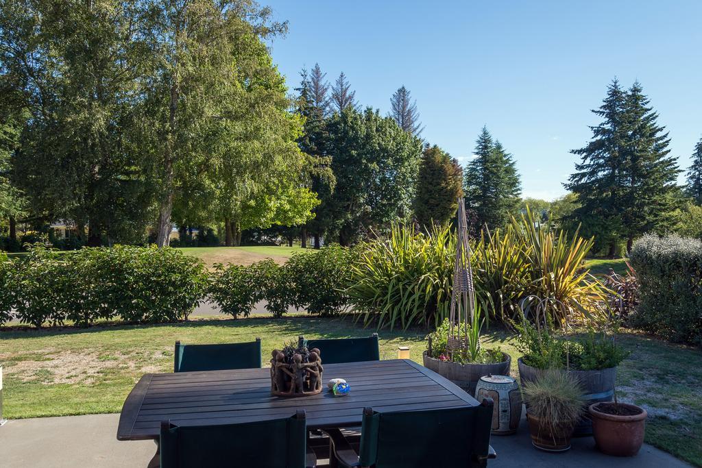 Lupin Lodge Bed & Breakfast Taupo Exterior foto