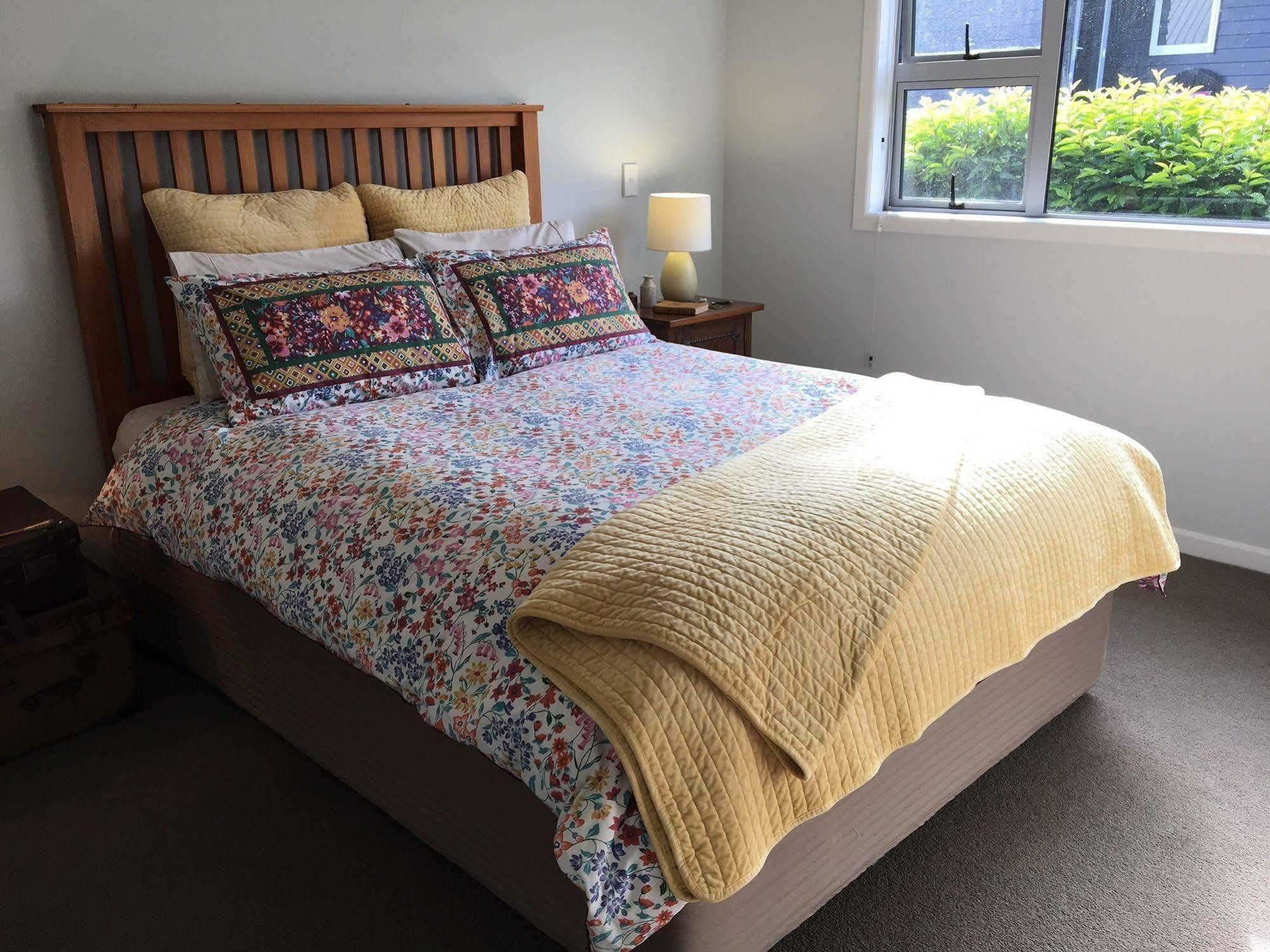 Lupin Lodge Bed & Breakfast Taupo Exterior foto