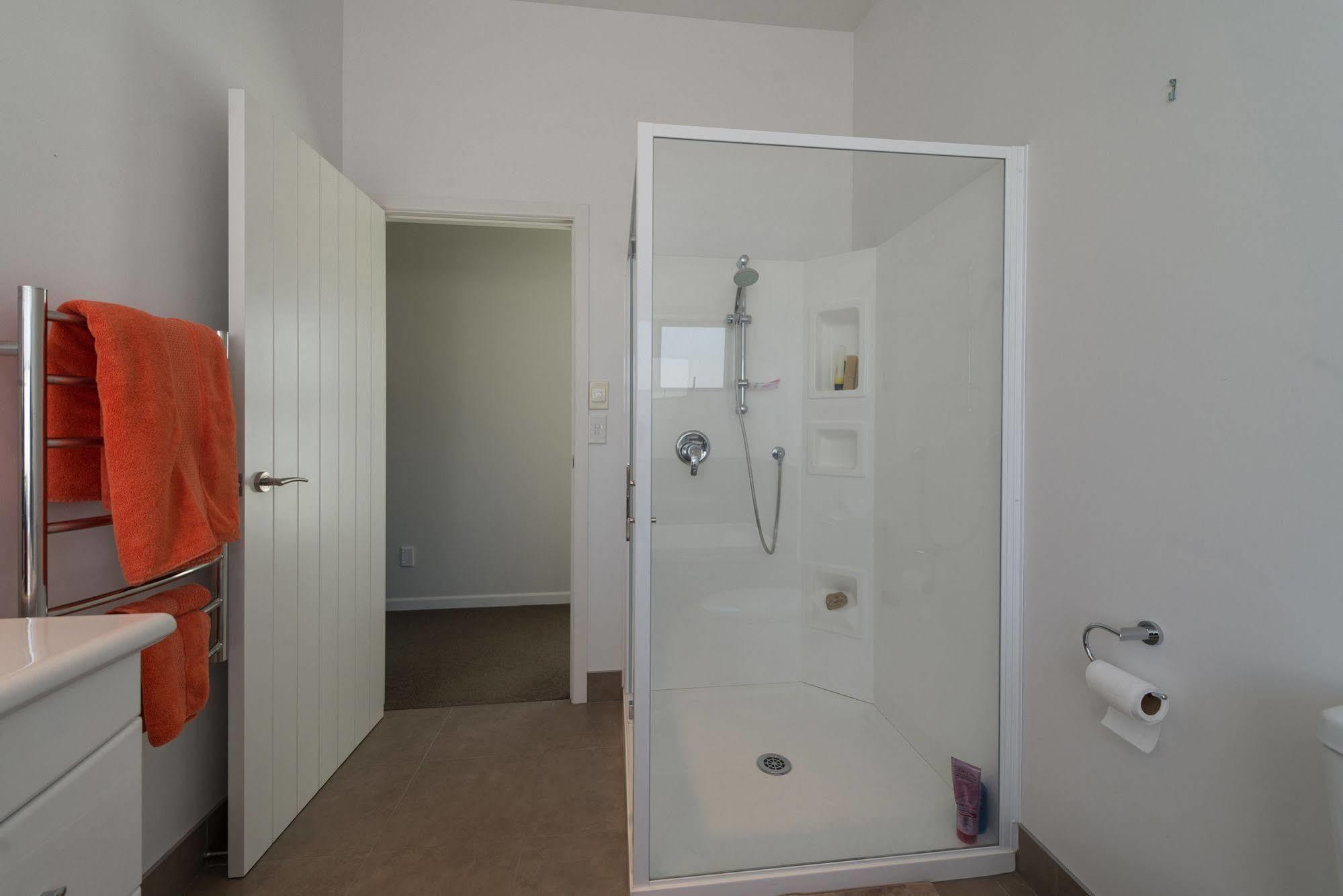 Lupin Lodge Bed & Breakfast Taupo Exterior foto