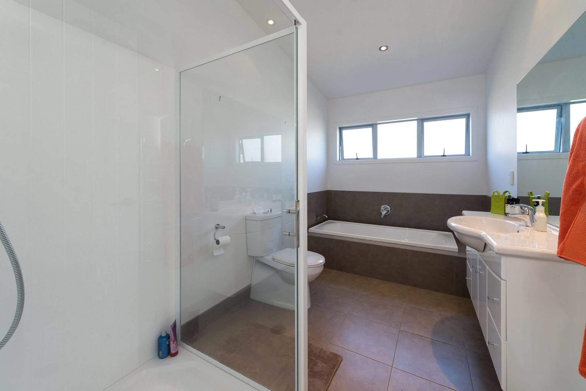 Lupin Lodge Bed & Breakfast Taupo Exterior foto