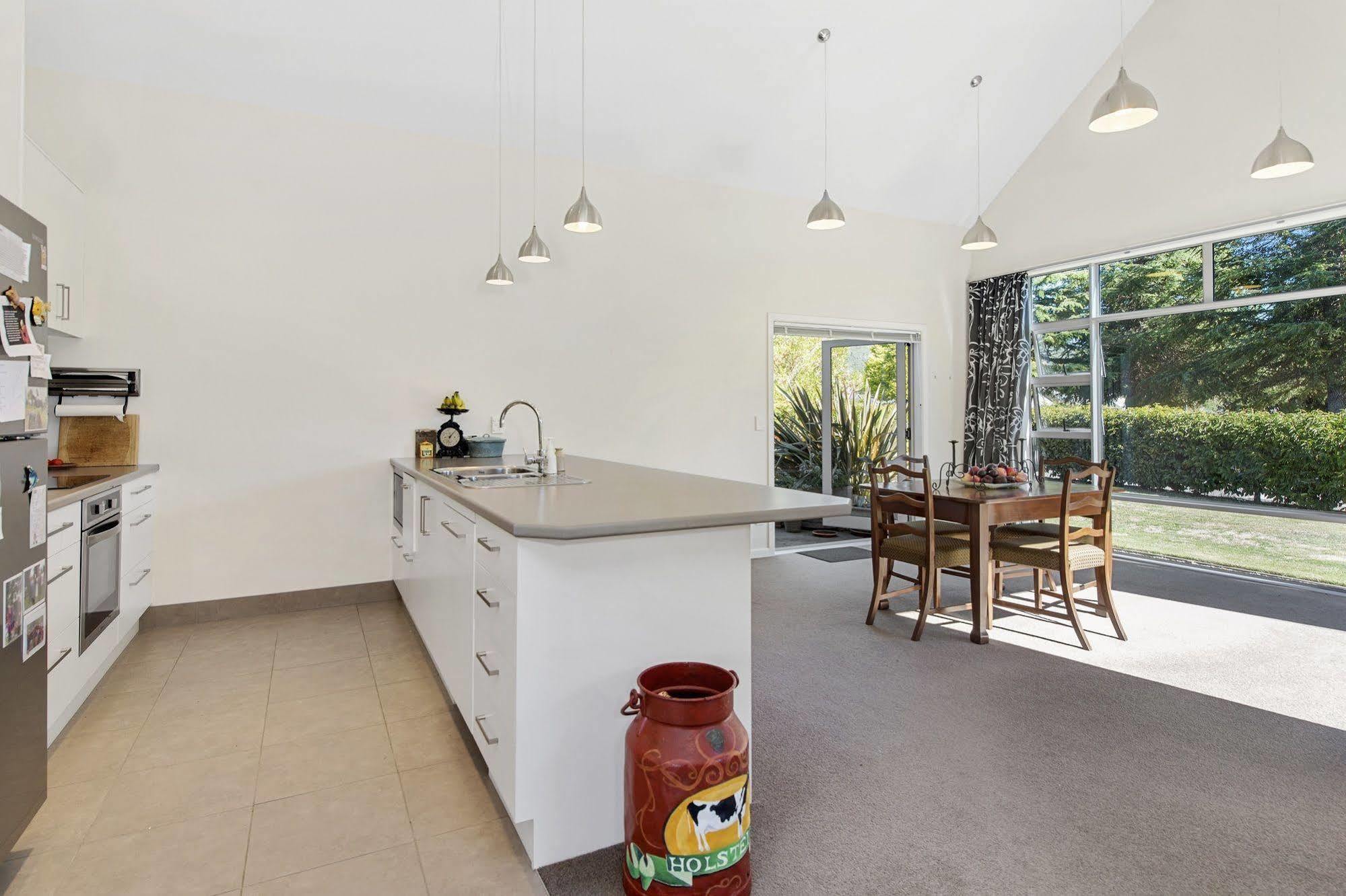 Lupin Lodge Bed & Breakfast Taupo Exterior foto
